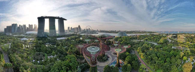Tuinposter Marina Bay, Singapore - July 13, 2022: The Landmark Buildings and Tourist Attractions of Singapore © Julius