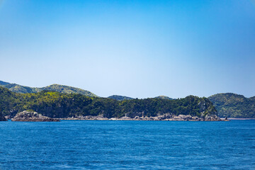 Fototapeta na wymiar 福江港発奈留島行きの船から見た風景