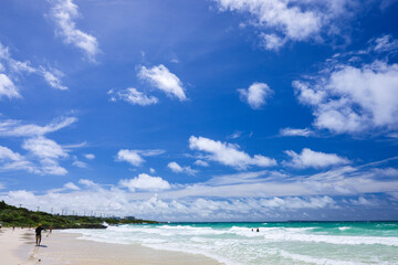 沖縄県伊良部島　波打ち際の風景