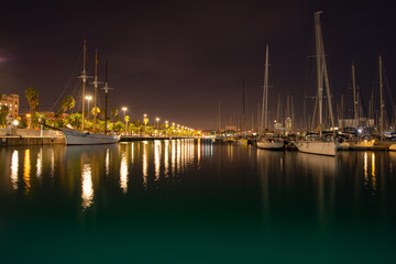 Fototapeta na wymiar marina at night