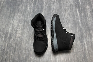 Hiking boots for men or women who want to do mountain walks with a firm anti-slip sole that gives stability and freedom of movement for adventure on vacation or weekend