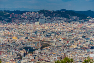 Fototapeta na wymiar panorama of the city of barcelona with sagrada familia