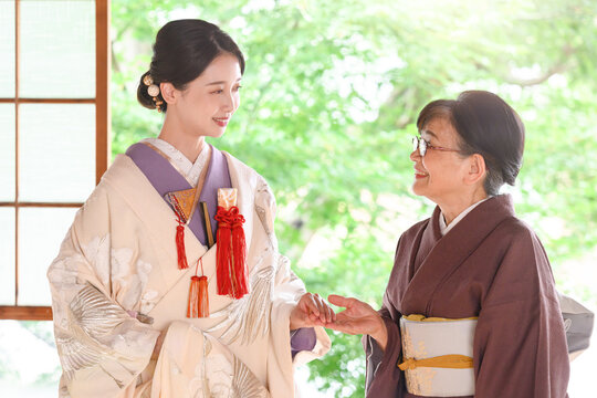 付き添い Images Browse 5 Stock Photos Vectors And Video Adobe Stock