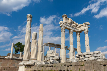 Fototapeta premium The Temple of Trajan in Pergamon Ancient City