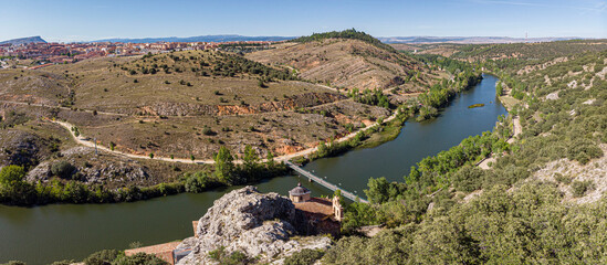 rio Duero y ermita de San Saturio, Soria, Comunidad Autónoma de Castilla, Spain, Europe - obrazy, fototapety, plakaty
