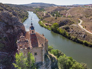 rio Duero y ermita de San Saturio, Soria, Comunidad Autónoma de Castilla, Spain, Europe