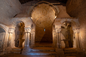 Interior de la iglesia, Monasterio de San Juan de Duero, arquitectura románica castellana, siglo...