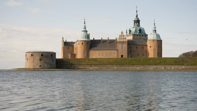 Kalmar Castle, Renaissance castle in Sweden, Tilt Up