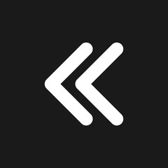 Obraz premium Left double arrow dark mode glyph ui icon. Double chevrons. Fast reverse. User interface design. White silhouette symbol on black space. Solid pictogram for web, mobile. Vector isolated illustration