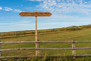 bilingual welsh english public information sign reading public footpath