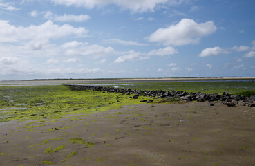 Wattenmeer bei Wittdün auf Amrum mit Seetank