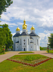Fototapeta na wymiar Ekateriniskaya church in Chernigov, Ukraine 