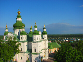 Fototapeta na wymiar Holy Trinity Cathedral in Chernigov, Ukraine