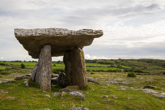 Poulnabrone Dolmen