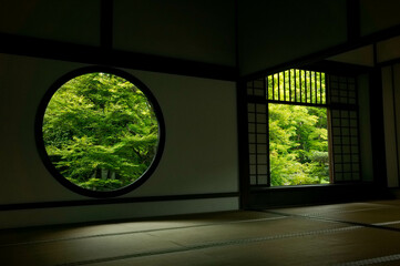 京都 源光庵の悟りの窓と迷いの窓
