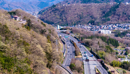 岩殿城跡からの中央道
