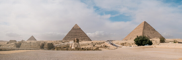 Fototapeta na wymiar The Egypt Pyramid Complex with The Great Sphinx , Giza