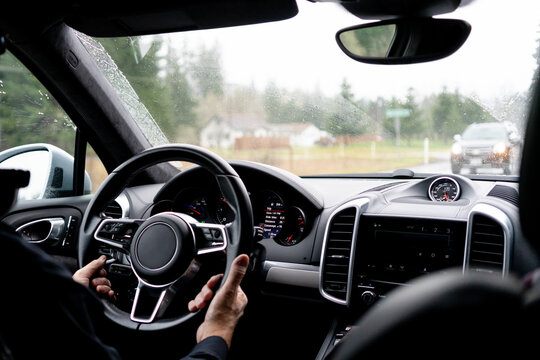 Fototapeta The backseat view of a driver