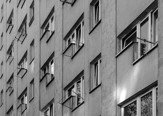 facade of an building witch window pattern