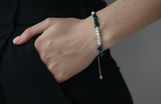 Pearls and stones bracelet