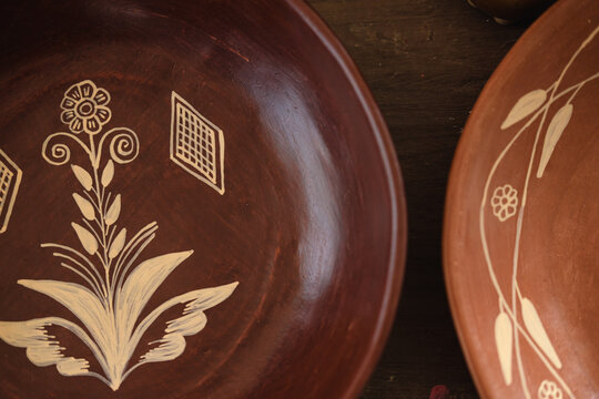 traditional peruvian ceramic pieces