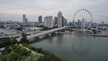 Naklejka premium Marina Bay, Singapore: The Iconic Marina Bay Sands Landmark Hotel, Art Museum and Surrounding Tourist Attraction Areas