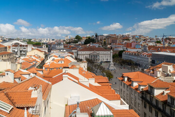 Fototapeta na wymiar Título: Lisboa, Portugal. April 10, 2022: Rossio square and Pedro IV monument. 