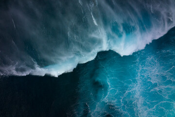 Obraz premium Top down view of ocean wave