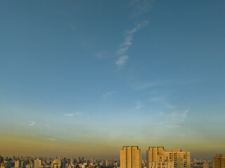 Fototapeta premium Foto aérea do bairro do Ipiranga, em São Paulo no por do Sol