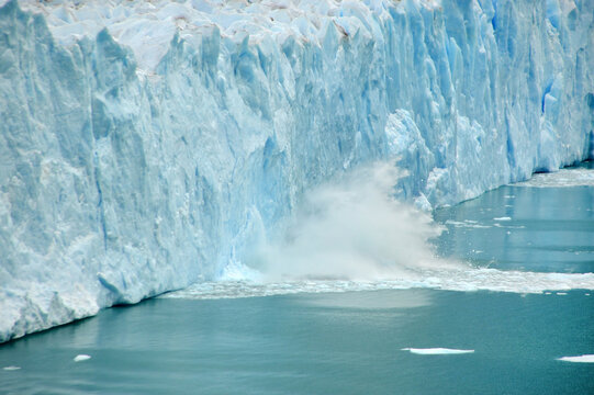 Glaciar Perito Moreno, El Calafate, Patagonia Argentina. Glaciers in the water near snowy mountains