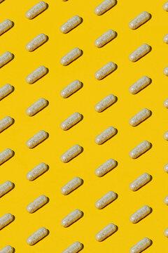 Seamless pattern of vitamin pills