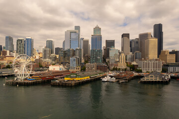 Fototapeta na wymiar Beautiful Seattle in cloudy day Drone photography 