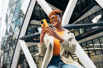 pretty woman sending message