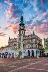 Fototapeta na wymiar Town hall and market square in Zamość 