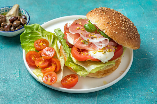 Lettuce Tomato Cheese Ham in a sesam bun Sandwich