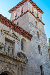 Fototapeta na wymiar Iglesia de san Pedro y san Pablo en la ciudad de Granada, España