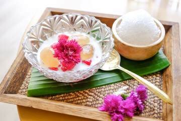 Obraz na płótnie Canvas Thai dessert, red rubies in coconut milk or Tub Tim Krob.