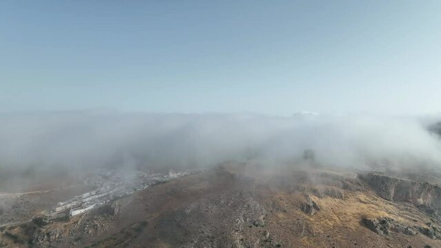 castillo de la estrella visto entre un banco de niebla, Andaluc&iacute;a