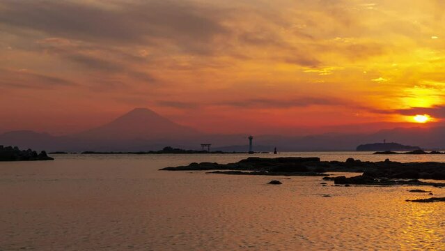 葉山町真名瀬海岸から夕焼け富士山Timelapse