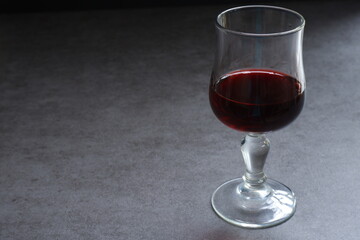 赤ワインのグラス