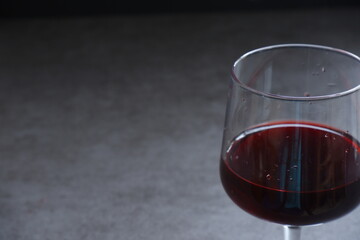 赤ワインのグラス