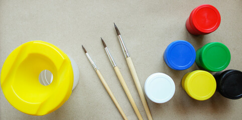 Acrylic paint and brush drawing set
