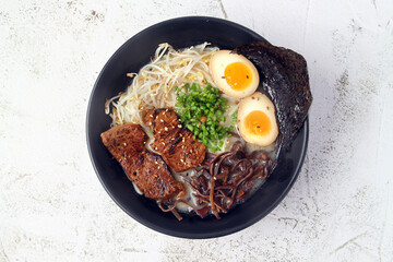 Freshly cooked Japanese food called Tonkotsu Ramen