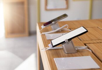 Mobile with blank screen on the store display