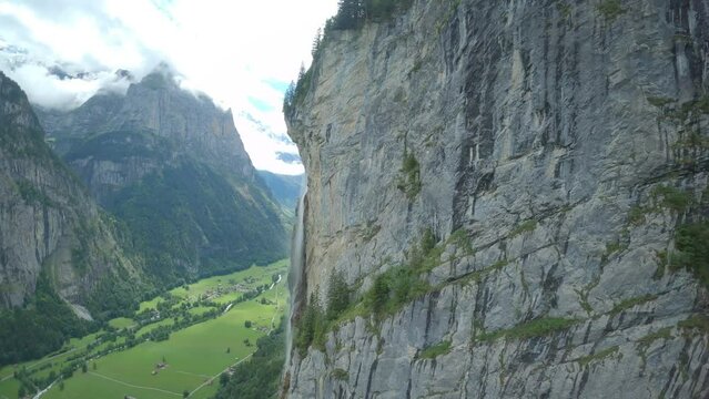 Lauterbrunnen fpv drone flight waterfall dive