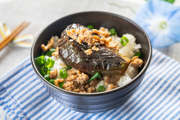 茄子のそぼろ丼