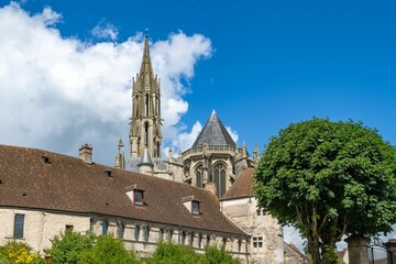 Senlis, ancient house, with the Notre-Dame cathedral