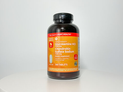 A bottle of Members Mark Glucosamine on a white background.