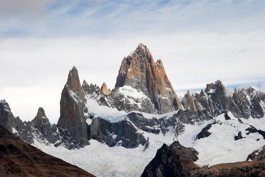Monte Fitz Roy, El Chalten, Patagonia, Argentina. Montaña con Nubes