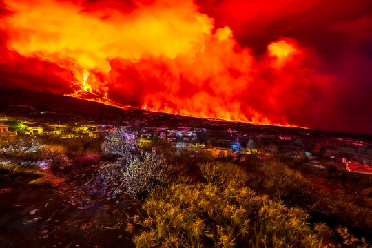 Erupting volcano, cumbre vieja, la Palma at night in December